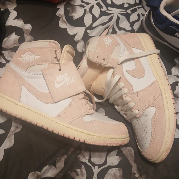 Nike Women’s High-Top Sneakers in Light Pink & White - Picture 11 of 11